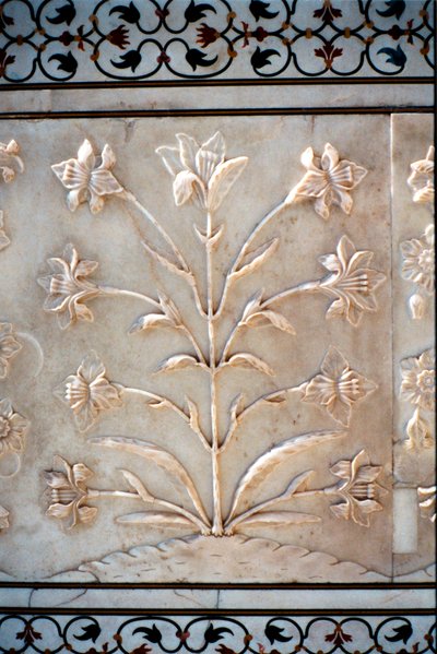 Escultura de mármol de lirio formalizado, Taj Mahal, Agra, India, siglo XVII de Unbekannt
