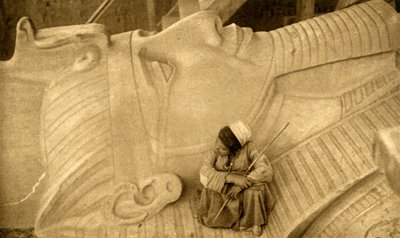 Memphis - Cabeza de la Estatua de Ramsés II, c1918-c1939 de Unbekannt