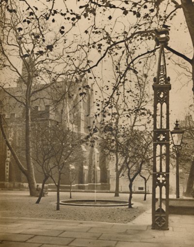 Middle Temple Hall y la quietud de Fountain Court, c1935 de Unbekannt