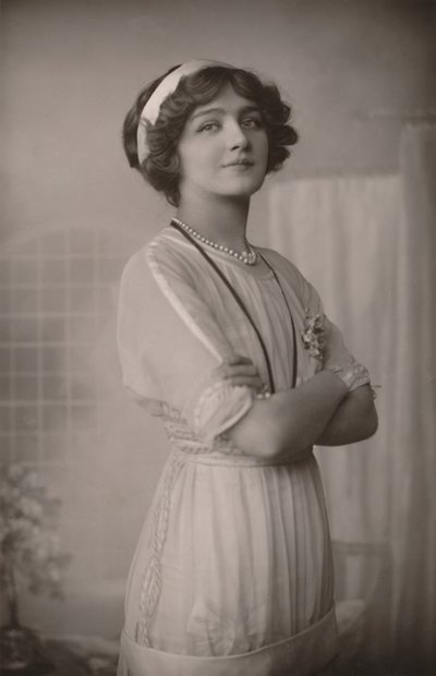 Miss Lily Elsie, 1886-1962, como Alice en la Princesa del Dólar, c1930 de Unbekannt