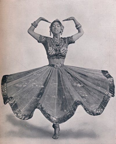 Miss Ruth St. Denis en su notable danza india oriental en el Teatro Aldwych, 1906 de Unbekannt