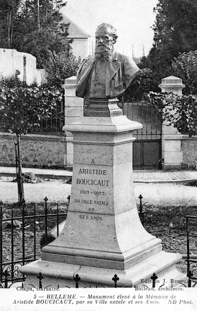 Monumento a Aristide Boucicaut fuera de su casa en su ciudad natal de Bellême, Francia de Unbekannt