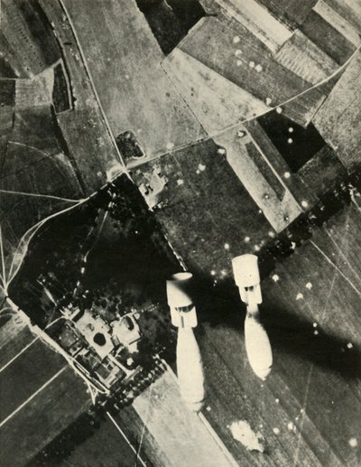 Más bombas británicas en un aeródromo en manos del enemigo, 1939-1940, 1941 de Unbekannt