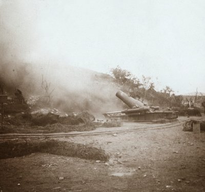 Mortero en acción, Somme, norte de Francia, c. 1914-c. 1918 de Unbekannt