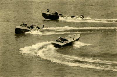 Carrera de lanchas motoras, Wörthersee, Carintia, Austria, c. 1935 de Unbekannt