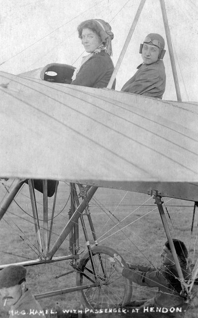 Sr. G Hemel con pasajero, Hendon, Londres, c1910s de Unbekannt