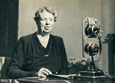 La Sra. Roosevelt vino a ver por sí misma a las mujeres de Gran Bretaña en guerra, 1942 de Unbekannt