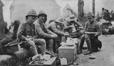 En la marcha a Kumassi: Una parada para cenar, 1902 de Unbekannt
