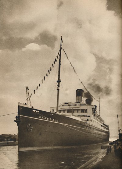 Uno de los barcos más grandes a flote, el Majestic propiedad de la Cunard White Star Line, 1936 de Unbekannt