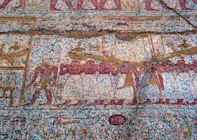 Relieve pintado mostrando un barco solar de Ra llevado en una procesión, Antiguo Egipto de Unbekannt