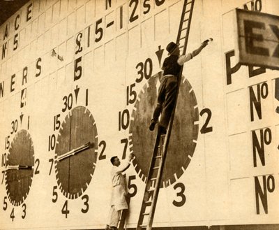 Pintores trabajando en la tote de White City, West London, 1932 de Unbekannt