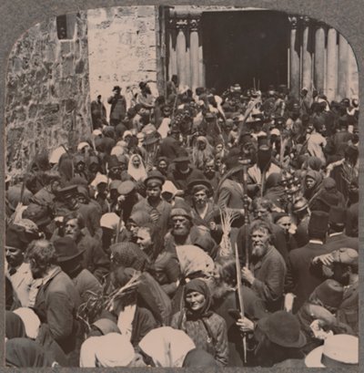 Procesión de Palmas saliendo de la Iglesia del Santo Sepulcro, c1900 de Unbekannt