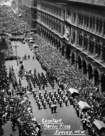 Desfile en el Cenotafio, Martin Place, Sídney, Nueva Gales del Sur, 1945 o 1946 de Unbekannt