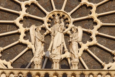 Catedral de Notre Dame de París ala oeste: Virgen y niño y ángeles, París, Francia de Unbekannt