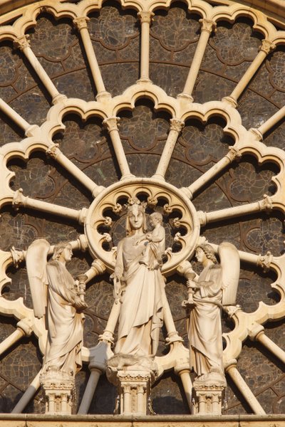 Catedral de Notre Dame de París ala oeste: Virgen y niño y ángeles, París, Francia de Unbekannt