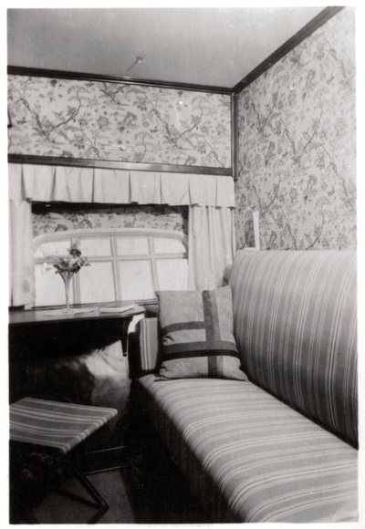 Cabina de pasajeros durante el día, Zeppelin LZ 127 Graf Zeppelin, 1933 de Unbekannt