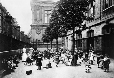 Fotografía de niños en la escuela durante la Comuna de París, 1871 de Unbekannt