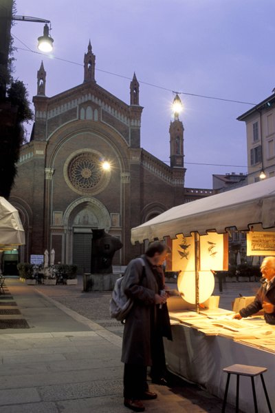 Piazza del Carmine de noche, Milán, Lombardía, Italia de Unbekannt