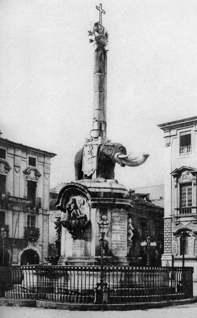 Piazza del Duomo, Plaza de la Catedral, Catania, Sicilia, Italia, c. 1923 de Unbekannt