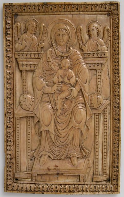 Placa con Virgen entronizada y Niño, Carolingio, 850-875 de Unbekannt
