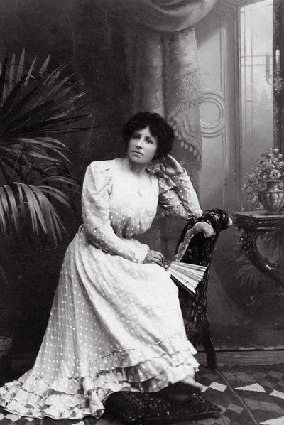 Retrato de Antonina Dronk, c1900-c1908 de Unbekannt