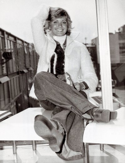 Retrato de la cantante y comediante australiana Olivia Newton John (n.1949), Londres, 23/05/1975 (foto en blanco y negro) de Unbekannt