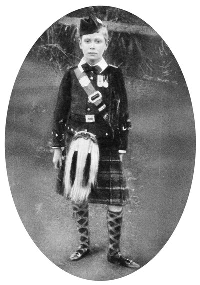 Príncipe Alberto con traje de las Tierras Altas, Sandringham, Norfolk, 1909 de Unbekannt