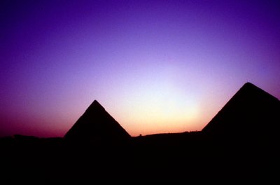 Pirámides de Giza, Egipto, al atardecer, c26th siglo a.C. de Unbekannt