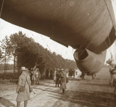 Elevación de un globo de observación, Somme, norte de Francia, 1916 de Unbekannt