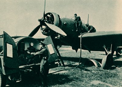 Reabastecimiento de un bombardero Wellesley, 1940 de Unbekannt