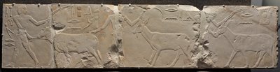 Relieve de hombres trayendo animales del desierto, c. 2311-2281 a.C. de Unbekannt