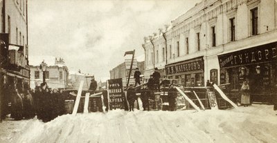 Barricadas revolucionarias en la calle Seleznevskaya, Moscú, Rusia, durante el levantamiento de 1905 de Unbekannt