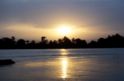 Río Nilo al atardecer, Egipto de Unbekannt