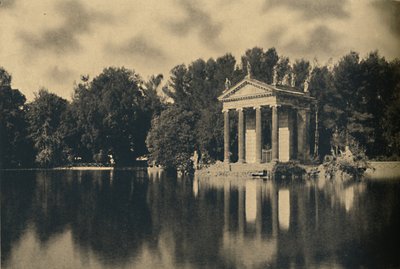 Roma - Villa Borghese Umberto I. - Pequeño templo en el jardín del lago de Unbekannt