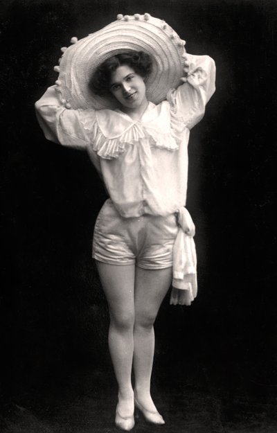 Rosie Begarnie, actriz británica, 1906 de Unbekannt