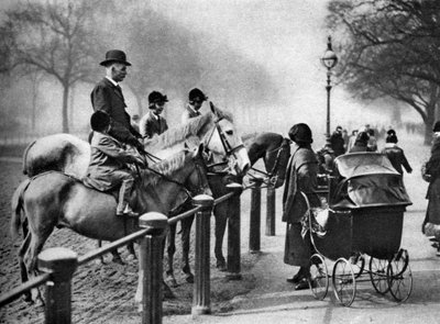 Rotten Row, Hyde Park, Londres, 1926-1927 de Unbekannt