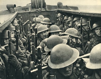 Marines Reales a bordo de una lancha de desembarco, Segunda Guerra Mundial, c1939-c1943 1944 de Unbekannt