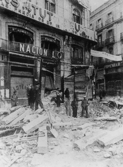 Escombros en la calle principal, Palma, Mallorca, España, Guerra Civil Española, c1936 de Unbekannt