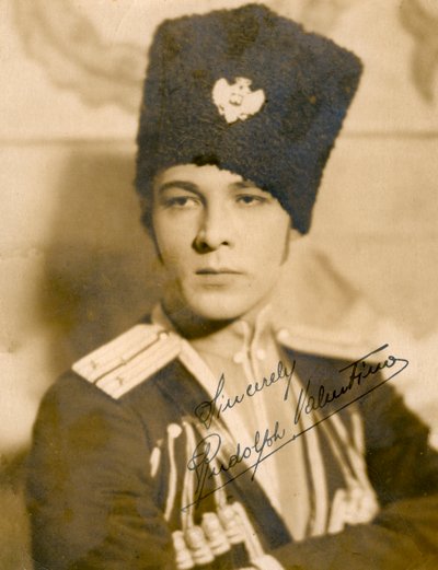 Rudolph Valentino 1895-1926, actor italiano, c. 1920s de Unbekannt