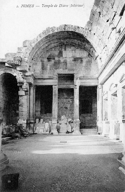 Interior en ruinas del Templo Romano de Diana, Nimes, Francia, siglo XX de Unbekannt