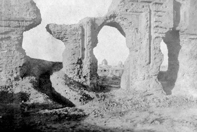 Muros en Ruinas del Jardín Encantado, justo fuera de la Ciudad de Samarra, Irak, 1917-1919 de Unbekannt