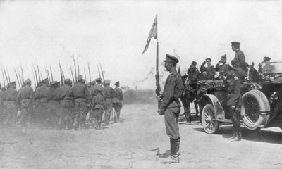 Tropas rusas desfilando frente a Alexander Kerensky, Primera Guerra Mundial de Unbekannt