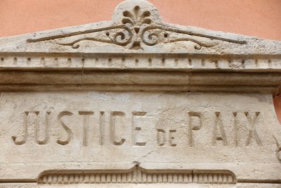 Saint-Tropez, ayuntamiento. Justicia y paz, Saint-Tropez, Francia de Unbekannt