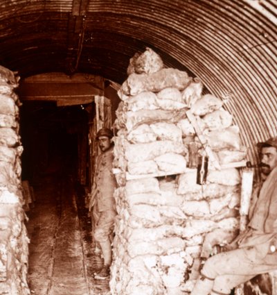 Entrada con sacos de arena, Champagne, Francia, c. 1914-c. 1918 de Unbekannt