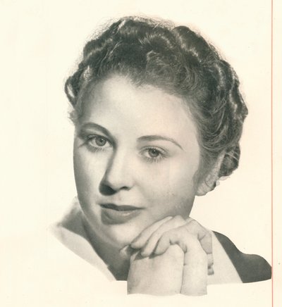 Dice Lady Betty Bourke a sus amigos: Cualquiera que sea un buen mezclador conoce el valor de Booths Gun i de Unbekannt