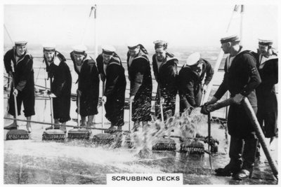 Fregando la cubierta a bordo del HMS Nelson, 1937 de Unbekannt