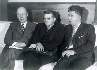 Sergei Prokofiev, Dmitri Shostakovich y Aram Khachaturian, compositores rusos, 1945 de Unbekannt