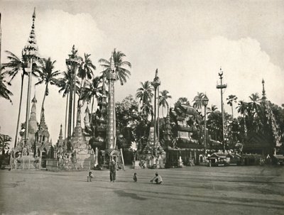 Santuarios en la Pagoda Shwe Dagon, Rangún, 1900 de Unbekannt