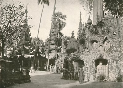 Santuarios en la Pagoda Shwe Dagon, Rangún, 1900 de Unbekannt