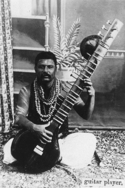Tocador de sitar, India, siglo XX de Unbekannt